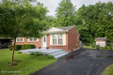 9204 Burlwood Ct, Louisville, KY 40229 - photo 2