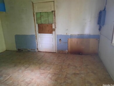 1010 Cherry St S, Mena, AR 71953 - photo 4