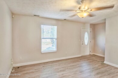 9910_Brooks_Bend_Rd_Louisville_KY_40258_