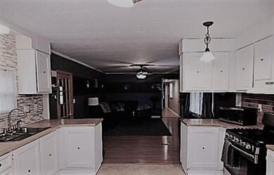 93 Holly Rd, Taunton, MA 02780 - photo 5