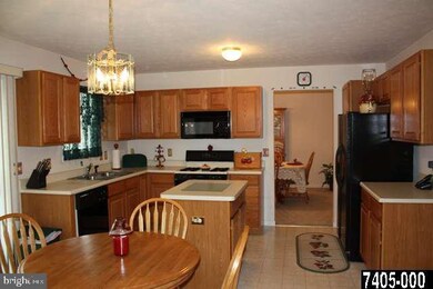 214 Clear Branch Dr, Stewartstown, PA 17363 - photo 4