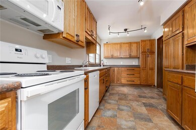 7216 Mastin St, Shawnee, KS 66203 - photo 6