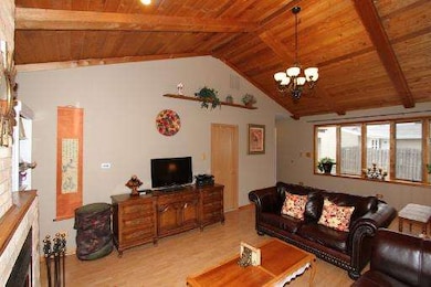 2203 Martin Ln, Rolling Meadows, IL 60008 - photo 2