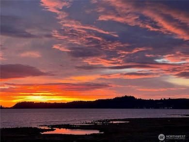 to blazing sunsets, Mother Nature paints a different picture every day.