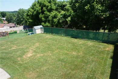 629 Pikeview Dr, Pittsburgh, PA 15239 - photo 5