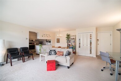 400 Narragansett Pkwy unit 6, Warwick, RI 02888 - photo 6