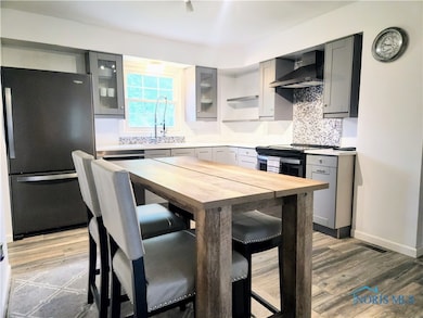 Eat in Kitchen
