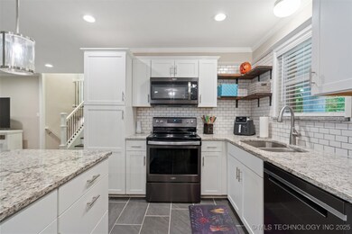 9802 E Clover Creek Dr, Claremore, OK 74017 - photo 7