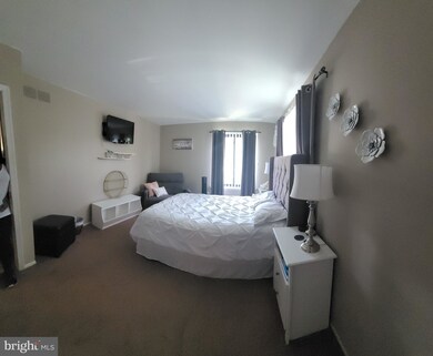 6710 Hilltop Dr unit REDWOOD, Brookhaven, PA 19015 - photo 2