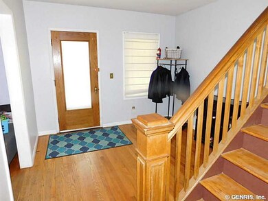 Foyer.