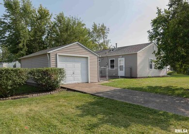 2118 W 68th St, Davenport, IA 52806 - photo 4