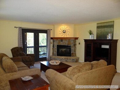 Comfortable Living wLakeview