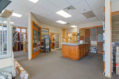 4551 S Washington St, Grand Forks, ND 58201 - photo 7