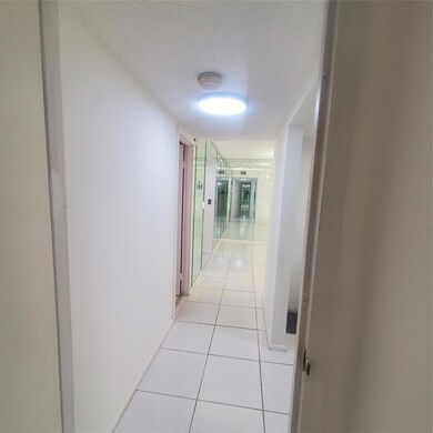 800 Parkview Dr unit 103, Hallandale Beach, FL 33009 - photo 3