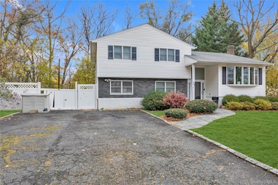 50 Jerome Dr, Glen Cove, NY 11542 - photo 2