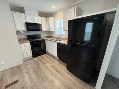 2383 8 Mile Rd unit 26, Kawkawlin, MI 48631 - photo 5