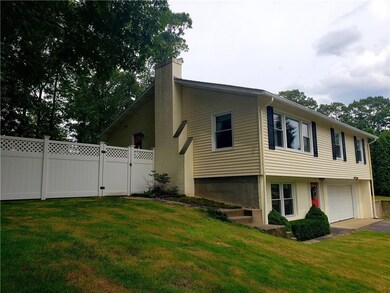 44 Ferncrest Dr, Cumberland, RI 02864 - photo 2
