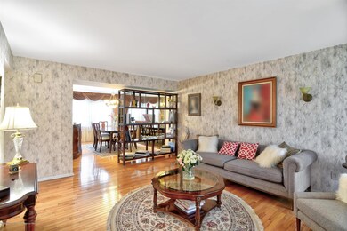 04-Living Room