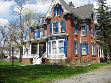 110 E Catherine St, Milford, PA 18337 - photo 2