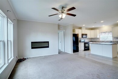 192 Northwoods Ct, Azle, TX 76020 - photo 4