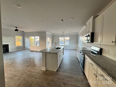 724 Inwood Hill Dr unit 8, Gastonia, NC 28056 - photo 4