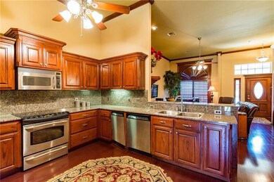 Great size kitchen offers stainless steel applianc