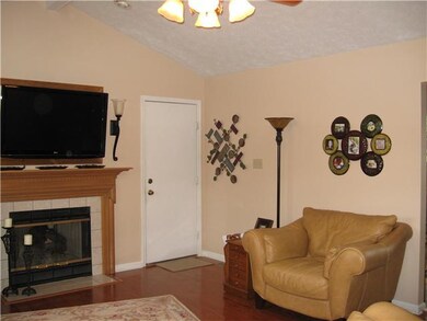 453 Clearwater Blvd, Whiteland, IN 46184 - photo 2