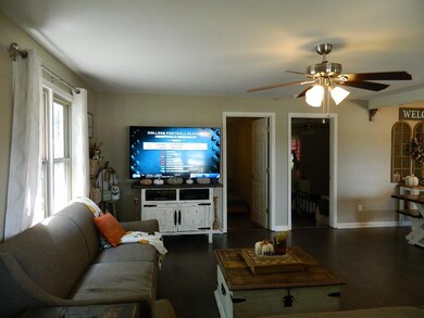 307 W Cleveland St, Prairie Grove, AR 72753 - photo 4