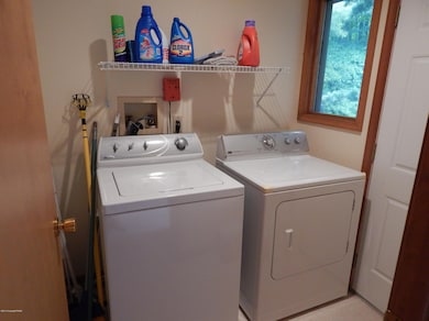 2165 Red Spruce Rd, Pocono Pines, PA 18350 - photo 5