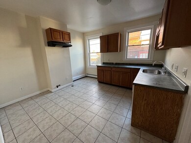 110 Branch St unit 7, Lowell, MA 01851 - photo 2