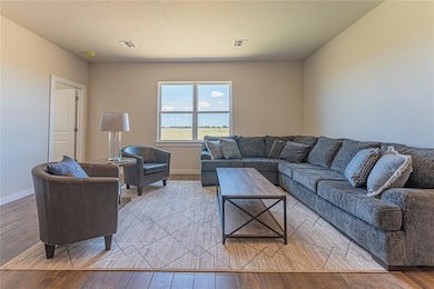 1025 County Street 2910, Tuttle, OK 73089 - photo 6