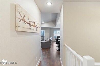 06-Hallway_KC_09446