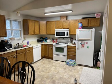 3210 SW Reindeer Ave, Redmond, OR 97756 - photo 7