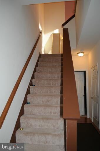 3097 Chinkapin Oak Ln unit 52, Woodbridge, VA 22191 - photo 2