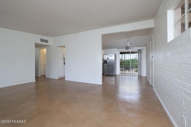 3333 N Vine Livingroom Dining Area for S
