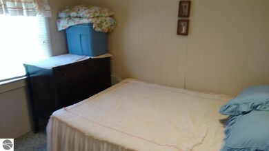 162 N Huron Rd, Au Gres, MI 48703 - photo 7