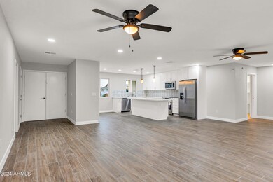 10602 W Cumberland Dr-5