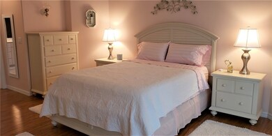 Master's En Suite , laminate  Tile floors