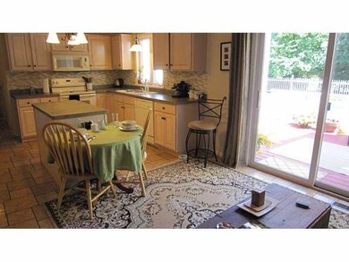 Kitchen. Huge country kitchen with glass tile back