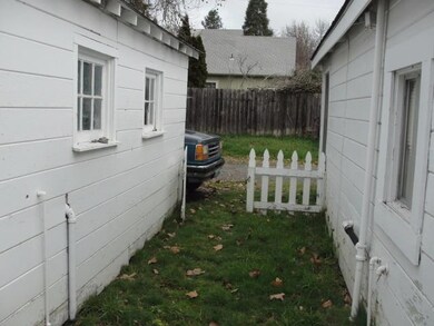 506 NW Clarke St, Grants Pass, OR 97526 - photo 5