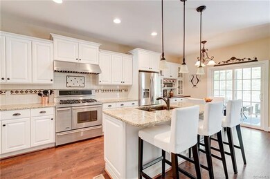 Chef's Kitchen with Gas Stove, Smaller Quick Cook 