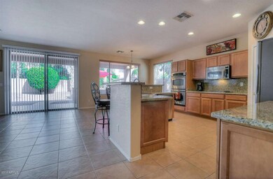 006 Kitchen Entry