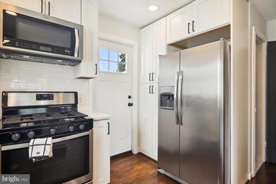 586 Nicholson St NE, Washington, DC 20011 - photo 7