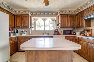 700 Huntwich Dr, Bedford, TX 76021 - photo 7