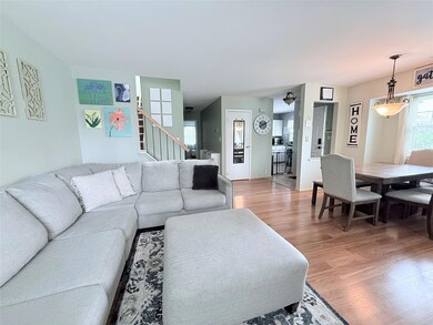 5 Petersen Ct unit 5, West Babylon, NY 11704 - photo 5