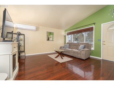 209 E North St, Newberg, OR 97132 - photo 6