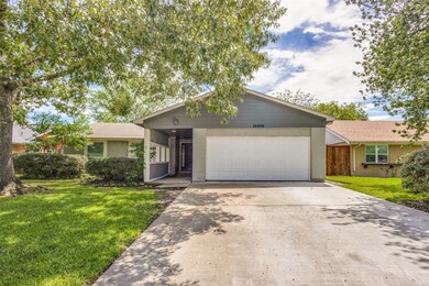 16906 Stardale Ln, Friendswood, TX 77546 - photo 2