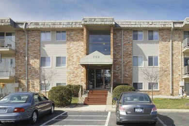 748 W Kilgore Rd 208-102