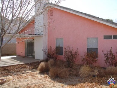 3416 35th St W, Rosamond, CA 93560 - photo 4