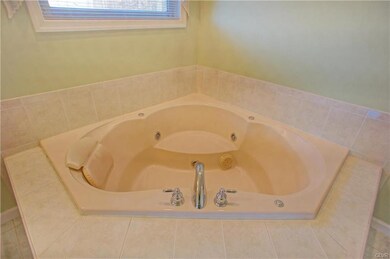 1032 Red Maple Ln, Stroudsburg, PA 18360 - photo 6